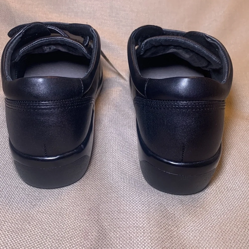 Apex Ambulator Leather Biomechanical Shoe